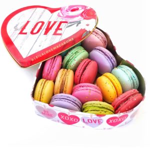 Heart tin Macaron box of 12