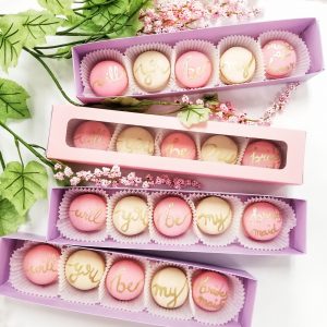 Your message on Macarons - Will You Be My Bridesmaid? 5 Macarons in 2 Colors (Customize your words)