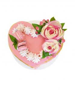 Vanilla Raspberry heart cake small