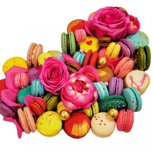 Luxury Macarons & Flowers Arrangement