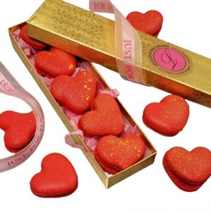 Heart Macarons raspberry flavor